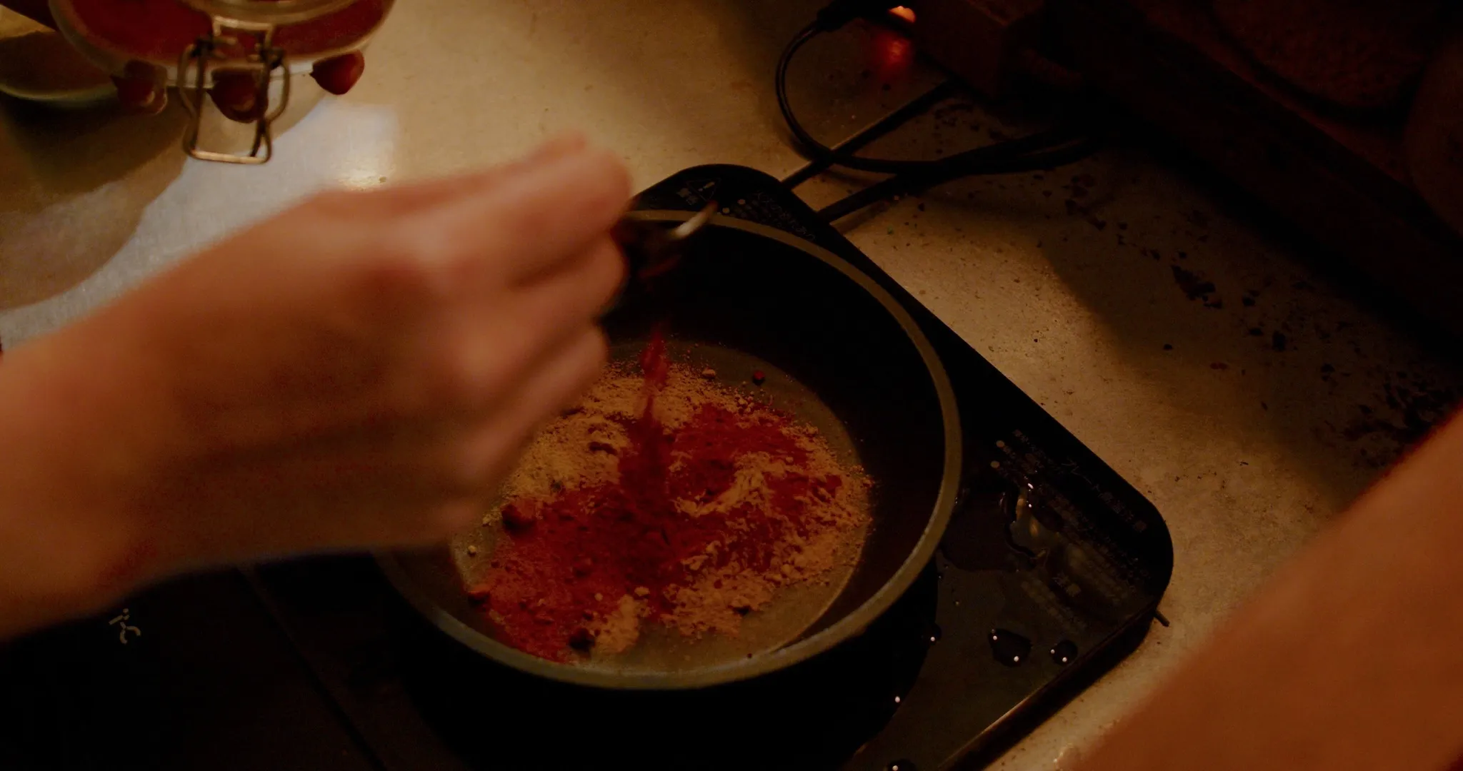 皆様こんにちは！私たちのカレー食堂コモやんは、最高のスパイス...